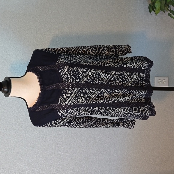 NWT*LUCKY BRAND Navy long sleeve tunic Lace inset white patterned. LARGE - Picture 1 of 11
